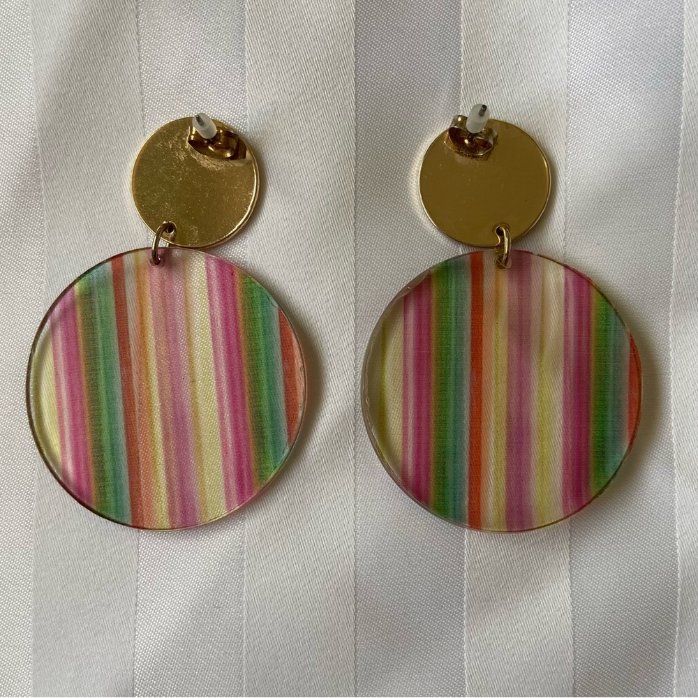 ⭐️💲5add-on⭐️ Fun earrings - Picture 3 of 4